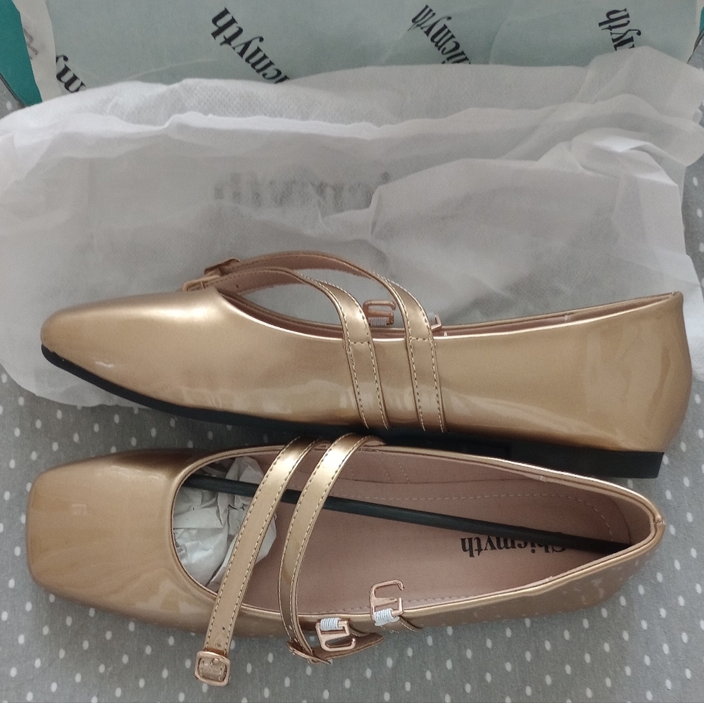 New In Box Square Toe Gold Mary Jane Flats Size 7